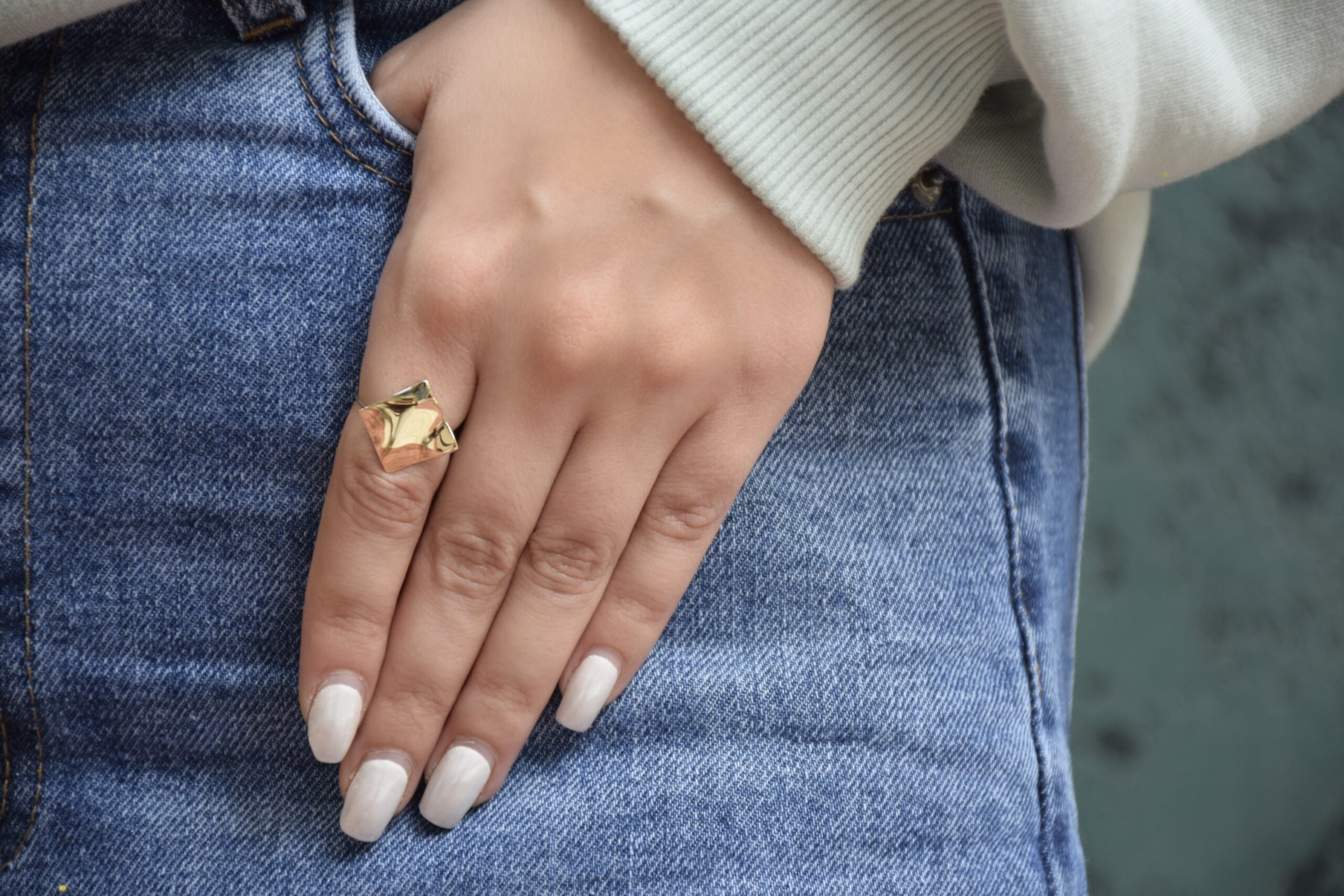 63862562-42DF-4E70-B722-7A823A877106