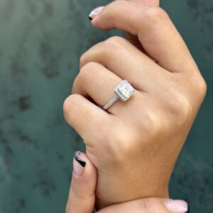 انگشتر سولیتر سلطنتی