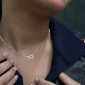 گردنبند بینهایت