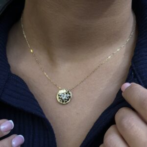 گردنبند زنبور